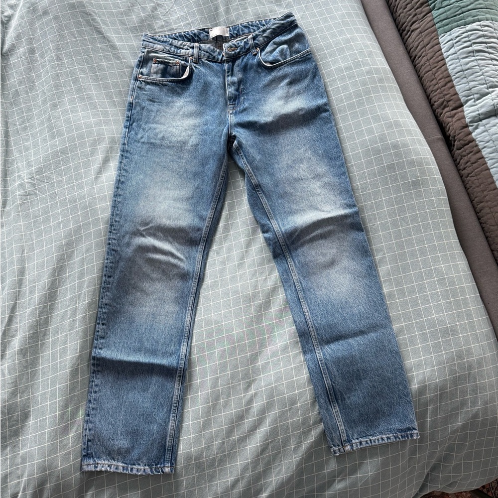 Light wash jeans